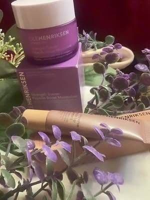 Ole Henriksen Skin Trio! #creativesearchinsights #ugc #ugccreator #gift #giftideas #skincare #strengthtrainer #peptidebooster #moisturizer with #bananabrighteyecream and #poutpreserve #peptideliptreatment by @Olehenriksen trio includes Strength Peptide Boost Moisturizer ~ Meet the #personaltrainer for your #skin . This #vegan, #nutrientrich #moisturizer deeply #hydrates and #strengthens your #moisturebarrier all day, helping skin hold onto moisture better. made with the powerful ingredients your skin craves-#aminoacids , #peptides, #ceramides, #collagen and #hyaluronicacid-to bring moisture, bounce and resiliency back to #allskintypes, including #sensitive and #blemishproneskin Bright+ Eye Crème ~ A #brightening, #vitaminC rich #eyecream that targets signs of #aging, #reducing the look of #darkcircles while #improving #concealerapplication and wear—inspired by #makeupartistsecrets , #bananapowder. Pout Preserve Peptide Lip Treatment ~ Advanced #lipconditioner that instantly #plumps #lips with #hydration and #smoothens #finelines .The #activeformula is clinically tested to give you Highly-targeted, lip-specific #peptides to support lip’s natural shape and encourage a #fullerappearance , while #kokumbutter , #mangoseed butter and #cloudberry #oilhelp #plumplips with #hydration . This #olehenriksen #skincare trio makes an amazing #gift at #40percentoff today 5/4 #freeshipping on #ttshop #tiktokshop #mothersday #mothersdaygift #giftsforher #petmomsoftiktok #petmomgift