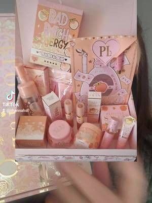 Your daily dose of Peaches & Cream 🍑🍦 Everything in my new P.Louise haul.
Looking for that peachy glow? 🍑 The P.Louise 'Obsessed for Less' bundle just landed and it is STACKED. From the I’m So Jelly cleanser to the double-ended lip duos, you get a full routine for just £31 + Free Shipping in the UK! ✨
#plouise
#tiktokshopuk
#beautyhaul
#tiktokshopfinds
#budgetbeauty
#skincareroutinetips
#peaches
#obsessed
#ukbeauty
#tiktokshop
#tiktokmademebuyit
#fypシ゚viral🖤tiktok