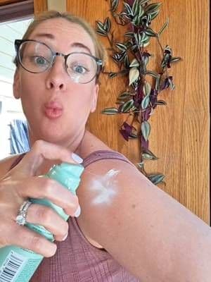 I smell so good | Flamingo Light Hydrating Lotion Spray @meetflamingo #lotion #viralbeauty #funinthesun #TikTokShopSummerTurnUp #dealsforyoudays #TTSLevelUp #tiktokshopjumpstart #ttsdelightnow #giftguide #tiktokshopcreatorpicks #tiktokmademebuyit #tiktokshopunboxing