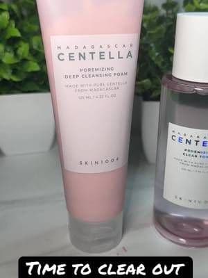 SKIN1004 Poremizing Set @SKIN1004 US Pores looking a little TOO visible lately?? 😩 SKIN1004 Poremizing Set = deep cleanse, tighten pores, and smooth your skin all in one routine 💚✨ From cleanser to ampoule… it’s the FULL glow-up 🙌 Clear, soft, balanced skin? Yes please 👏 #SKIN1004 #tiktokshopcreatorpicks #tiktokshopblackfriday #koreanskincare #centella