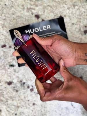 It’s the scent, and the bottle for me! Another great fragrance to add to your list. I LOVE this one! Mugler Alien Hypersense 👽🛸👌🏾 Fragrance Family: Florals Scent Type: Fruity Florals Key Notes: Green Mandarin and Pear Accord, Jasmine Sambac, Cashmeran {link in LTK in bio} #perfumetok #newfragrance #newperfume #alienhypersense #giftedbymugler #beautybloggers