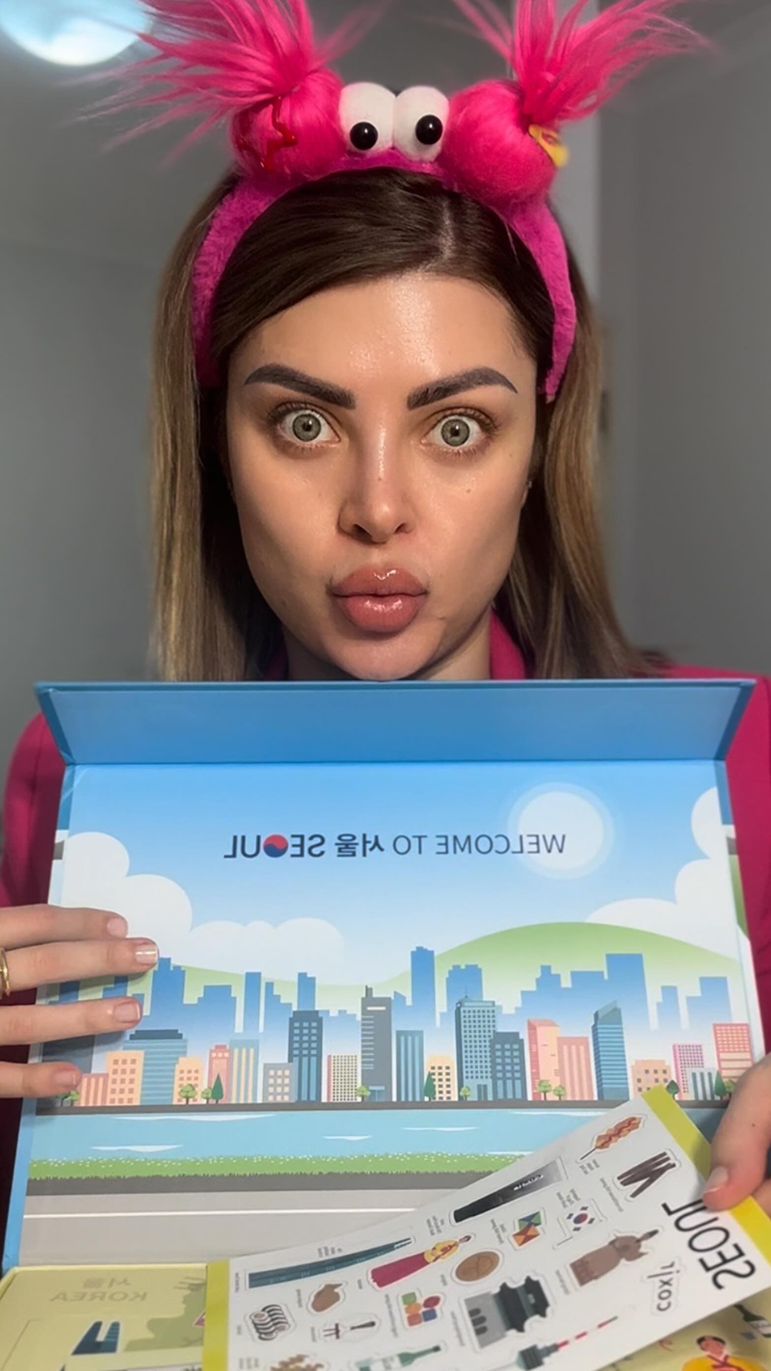 Just unboxed the Seoul Glow: Morning Care box by coxir and it’s giving real skin results! From snail mucin to niacinamid