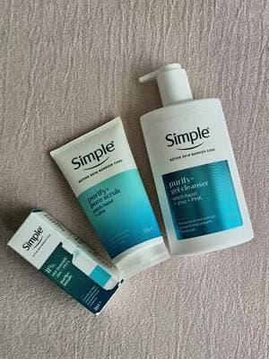 Clear skin made easy 🌿 No 10-step complicated routines needed! Just 3 simple steps to target pores, smooth texture, and clear up your skin ✨ Tap the yellow basket to grab the full Simple Purify+ bundle on TikTok Shop! 🛍️💖 @Simple UK #dealdrops #TikTokMadeMeBuyIt