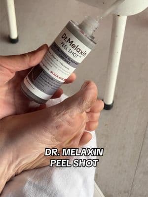 woah I’m literally blown away by these results! 🤩 Dr. Melaxin peel shot and body bundle 100% honest review and I’m just as shocked as you!! YES it really works!! 🙌🏼 #drmelaxin #tiktokshopblackfriday #ttshopdeals #bodyexfoliator #peelshot #drmelaxinpeelshot #turmericskincare