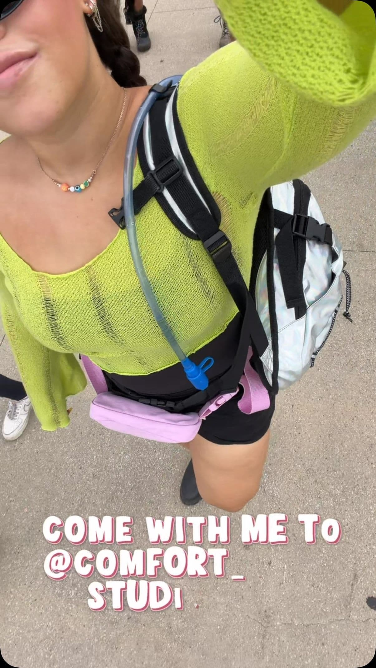 Come along with me to @comfort_colors activation!! Such a fun experience with aura reading, finding your shade, and fun