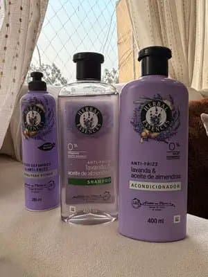 Mi cabello y yo necesitábamos esta rutina 💜✨ la nueva línea de @Herbal Essences Latinoamérica que te deja el pelo sin f
