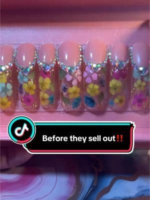 LovFul Nails Back in stock‼️ H176_SM_RY Encapsulated Flowers French Style Get them before they sell out again 🙌🫶🏽🥰 #pressons #lovful #lovfulnails #presson #nails #handcraftednails #acrylicpressons ##TikTokShopMothersDay##TikTokShopRestock##spotlightfinds##tiktokshop##Dealsforyoudays##TikTokShopSummerTurnUp#fyp #mothersdaynails
