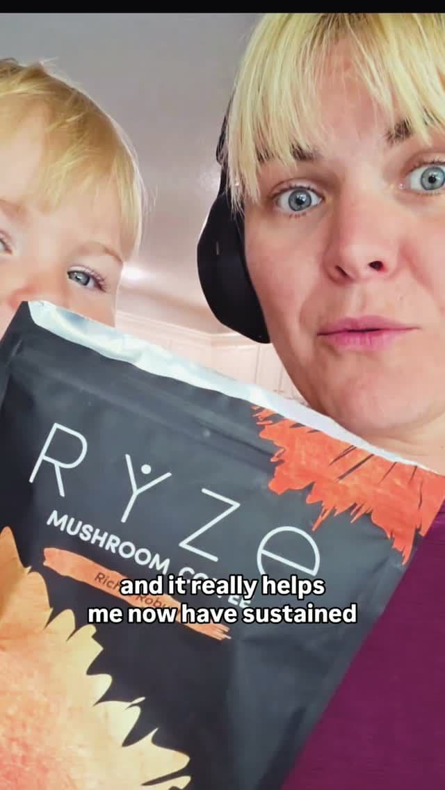 Mom of 5. Zero option to run on empty. ☕ Comment RYZE and I'll DM you my link for 15% off 💛
Coffee and I had a complic