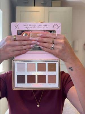 @PLOUISE love tapes palette with the most gorgeous shades. No more carrying around multiple palettes! 🎨 #plouise #makeupreview #tiktokmademebuyit #beautylover