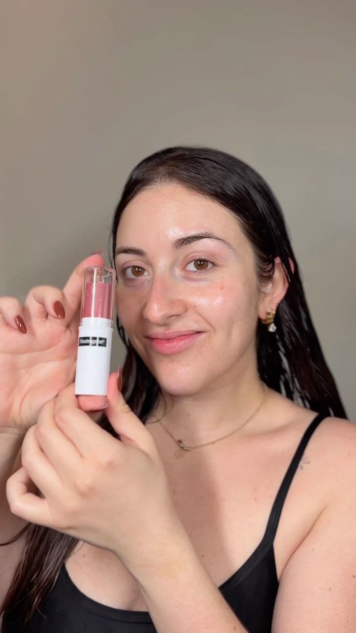 #AD My summer skincare essentials ☀️
Beach Defense SPF 70 Spray for protection, Healthy Glow Blush Stick in Spiced Rose