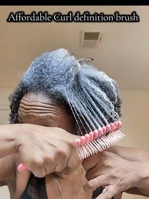Affordable Curl definition brush #tiktokshopprojectcrown @FHI HEAT #curldefinition #hairbrush #curlbrush
