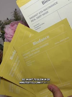 Dull skin doesn’t stand a chance ✨ The Biodance Radiant Vita Niacinamide Mask deeply hydrates and boosts brightness in one simple step. Glow, smoothness, and hydration — all in 20 minutes. Treat your skin today😍✨ #GlassSkinGlow #SkincareRoutine #Biodance #TikTokMadeMeBuyIt #dealdrops @Biodance