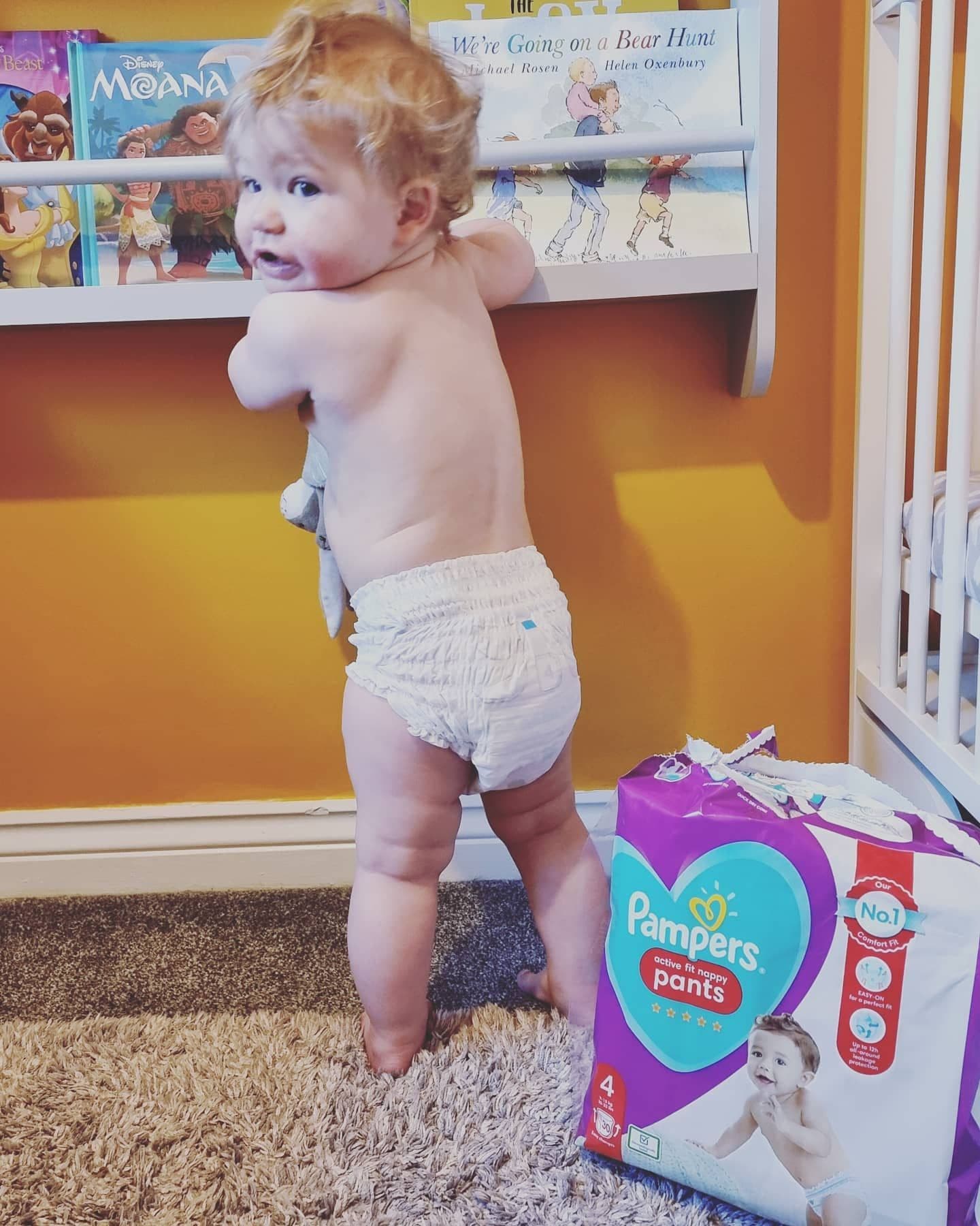 Review|Paid Ad
⠀
As a member of @officialemmasdiary @officialparentsquad Daniella was asked to review a pack of @pampers