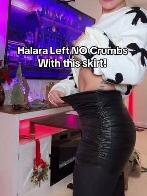 Oh my gosh, this skirt is so flattering on with tummy control and fleece lining along with it being stretchy so cute and comfortable @Halara_official #halara #skirt #Tiktokshopholidayhaul #leatherskirt #tiktokshopcreatorpicks