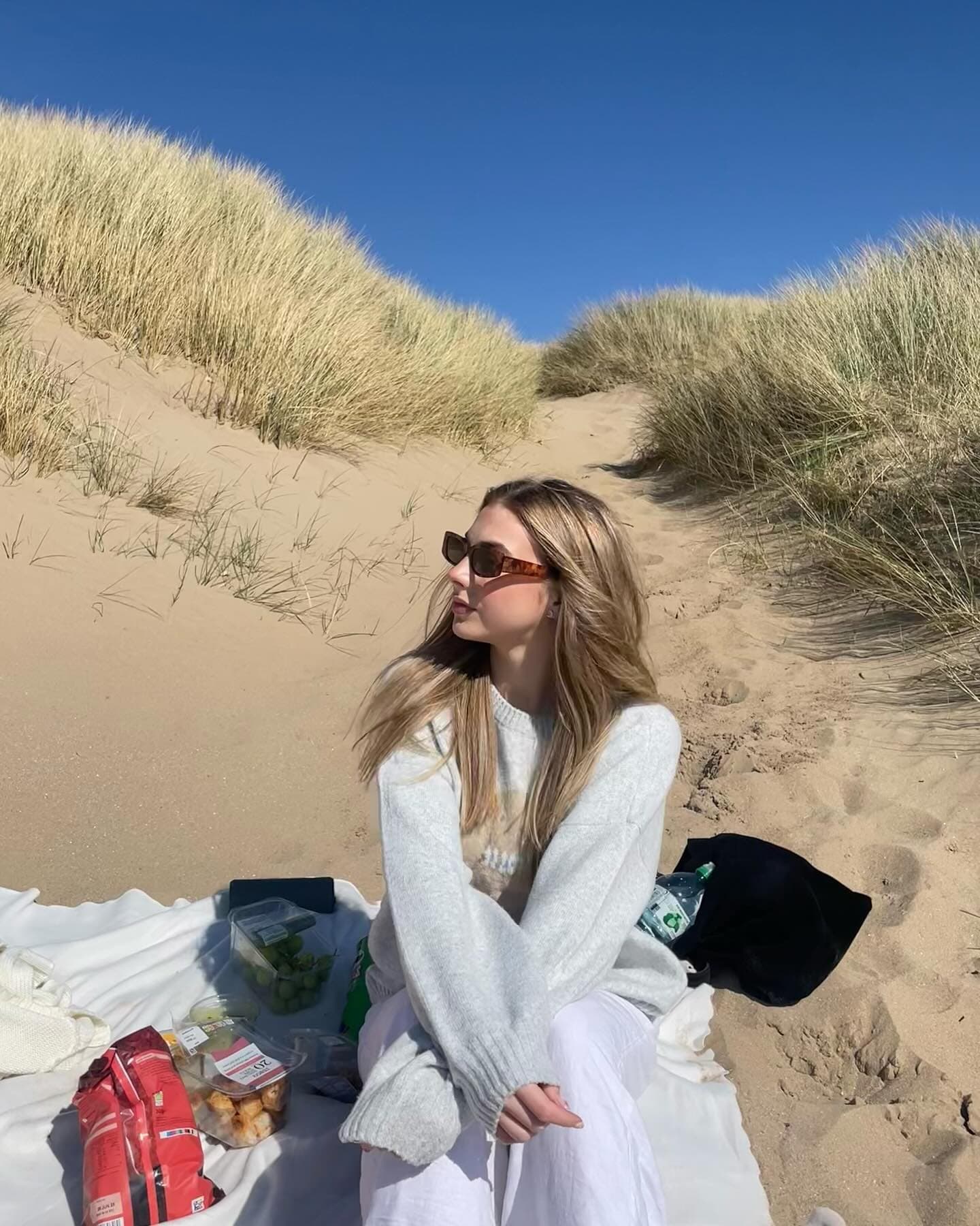 Soaking up the sun ☀️
Jumper is @hollister
#ad #hollisterpartner #sun #wales #outfit #spring