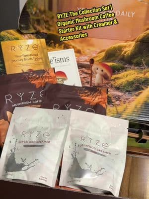 RYZE The Collection Set | Organic Mushroom Coffee Starter Kit with Creamer & Accessories café de hongos, adaptó Geno’s, los cuales contienen melena de león cola de pavo king trumpet reishi shiitake codrdiceps los cuales te aportan a la memoria, concentración, energía y también al sistema digestivo. Si vas a tomar un café toma un café que le aporte a tu salud y que es mejor que un buen café de raíz. Aparte de eso también vienen dos cafés, vienen dos cremas de vainilla para mezclar con tu café. Cuenta con un vaso de vidrio para poder echar tu café de hongos. Adaptó. Geno’s también cuenta con una cuchara de acacia una cuchara de acacia para poder tomar las medidas del café, unas cesta de acacia para tu café, la cual cuenta con tapa todo esto viene en este Set, el café, su crema, su vaso y sus accesorios. Te voy a estar dejando todo por aquí en el Carrito y disfruta tu café de hongos, adaptó Geno’s Ryze@@ryzesuperfoods#ryzen #RyzeCoffee #MushroomCoffee #CafeConHongos #BlakeBeautyCare #cooferyze #ryze #coofe #mushroom #cafeconhongos #MushroomCoffee #TikTokShop #coofeetime