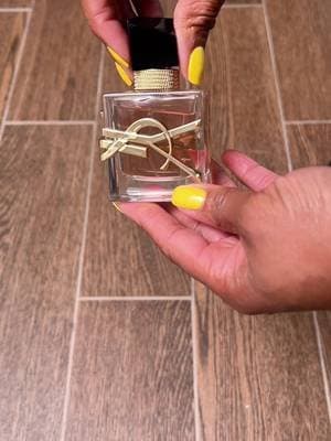 Obsessed with the newest @YSL Beauty scent 🤩 Libre has taken it up a notch and flowers have never been so hot! 🔥🌸 Libre “Flowers & Flames” smells so good, and its slightly tinted rose pink in the beautiful YSL casing. 𝑾𝒂𝒓𝒎, 𝒔𝒖𝒏-𝒌𝒊𝒔𝒔𝒆𝒅 𝒇𝒍𝒐𝒓𝒂𝒍 𝒇𝒓𝒂𝒈𝒓𝒂𝒏𝒄𝒆 I love it! #giftedbyyslbeauty #yslbeauty #librefragrance #flowersandflames #over40beauty #fragrancereview #newfragrance #yslfragrance #beautyreview