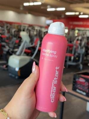 gifted by Clear Start by Dermalogica The gym is gross, but that doesn’t mean you have to be too 😂 @clearstart #clearstartbydermalogica #giftedbyclearstart #albuquerque #newmexico #gymgirl
