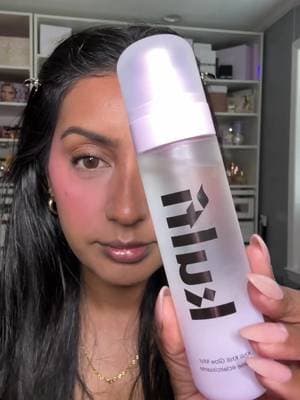 The NEW @Kulfi Beauty Glow mist and I’m obsessed!! The khili Khili glow mist, super fine mist that feels so refreshing on the skin, hydrating, melts the powders, so no dry or cakey skin and that soft healthy glow finish it leaves on the skin without making me look oily is perfection. 👌 #kulfibeauty #gifted #settingspray #glowyskin