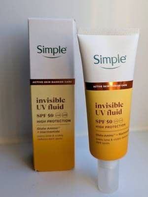 AD ☀️Simple Invisible UV Fluid SPF50 WOW this is the lightest, most invisible SPF I have ever tried!!!! 💛It absorbs so quickly into my skin with ZERO grease and white cast. ☀️It is a high protection SPF 50 with broad spectrum UVA and UVB which helps to protect my skin and reverse visible signs of sun damage. 💛I have been wearing this under my makeup daily as it makes a great makeup base. ☀️It also helps to even my skin tone and visible reduce darks spots. 💛This is a fantastic product with no harsh chemicals that can upset the skin. @Simple UK #AD #SimpleSquadUK #SimpleInvisibleSPF