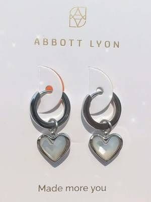 A timeless delivery from Abbott Lyon 🤍 Each piece speaks of quiet elegance and personal meaning - thoughtfully designed, beautifully made. Unboxing this felt like opening a love letter to self-expression ✨ Which one would you style first? Shop here: https://community.abbottlyon.com/a/glow.with.ania You’ll also find my affiliate link in my LinkTree, in bio 💎 @Abbott Lyon #ad #gifted #TheALCollective #Unboxing #Affiliate #Glow_with_Ania