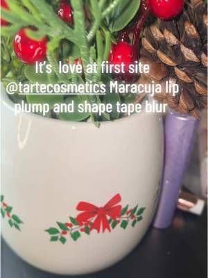 If Christmas had a baby with @tarte cosmetics juicy lip plump Maracuja #tiktokshopblackfriday #tiktokshopcybermonday #ttssoutheast #tastemakersorlando #tarteholidaychallenge