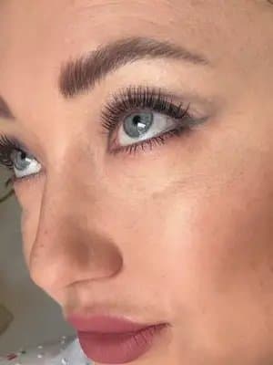 I tried the new mascara - look at this effect! So good! It lengthens, curls, and doesn’t clump. The brush is really easy to use and coats even short lashes, making your eyes look more open right away. If you’re looking for a mascara that makes your lashes look longer and fuller, go for L’Oréal Paris Extensionist Mascara ✨ @loréal paris usa @L’Oréal Paris #giftedbylorealparis #lorealextensionist #lorealmascara #ugccreator #ugcbeauty