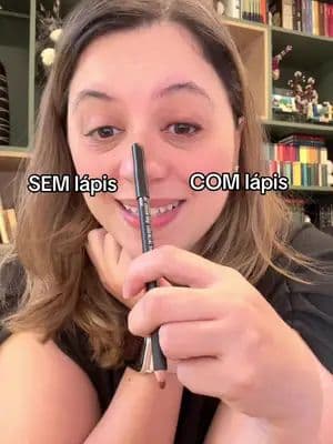 Chocada com o efeito desse lápis marrom da @MAC Cosmetics Store 😱 #tiktokshopbr99 #eyekohl #lapisdeolho #lapisolhomarrom