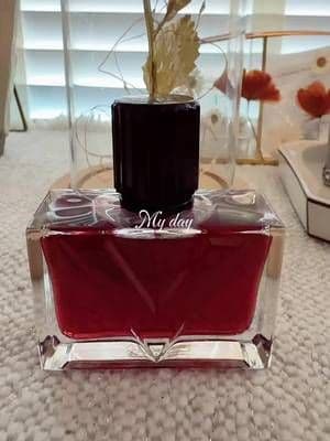 The Vendetta Donna by Valentino is a beautiful, feminine fragrance. It has a sweetness and warmth that I’m drawn to. It’s a lovely floral gourmand with tuberose, and juicy red orange nectar that gives a slight brightness. The sandalwood is creamy, velvety and gives a smooth finish. This fragrance will make you feel confident, and sexy, and would be perfect to wear on a romantic date. ♥️ @Valentino.Beauty @influenster #valentinovendetta #valentino #beauty #gifted #beauty