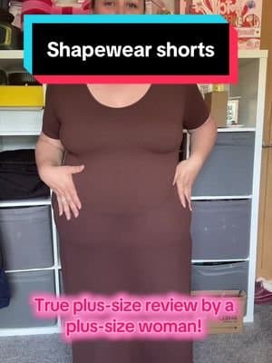 They have a rubber grip around the seam, so they stay in place! @Conturve #tiktokmademebuyit #dealdrops #plussizefashiontips #curvy #fashion