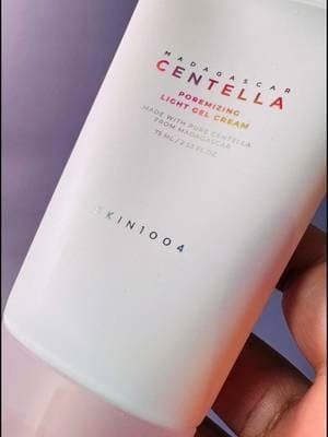 I’ve been using the Centella Poremizing Light Gel Cream for a while now, and I’m absolutely loving it! The lightweight gel texture feels refreshing on my skin, absorbing quickly without any greasy residue. It delivers deep hydration while keeping my skin balanced, which is perfect for someone with combination or oily skin like mine. Thanks to its key ingredients like Centella Asiatica Extract, it also helps soothe and calm any irritation, leaving my skin feeling calm and comfortable. One of the best parts is the slightly tacky finish it leaves behind—it’s the perfect base for makeup! My foundation stays in place longer, and I love how smooth and prepped my skin feels before applying it. Plus, the inclusion of Niacinamide helps minimize the appearance of pores and brighten my complexion over time. This cream has become a staple in my routine. It not only controls excess oil but also keeps my skin moisturized without clogging my pores. The fact that it’s cruelty-free and alcohol-free makes it even better. Highly recommend it if you’re looking for a pore-refining, makeup-friendly moisturizer that helps firm and hydrate your skin! @SKIN1004 Official @Picky Shop: #gifted