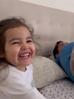 Qué suerte tienen mis papás de que yo les haya tocado como hija. Lo bueno es que lo saben y me cuidan con los mejores productos de Jhonson’s (que son seguros desde el primer día de vida!) #Johnsonsbabype #ProtecciónQueAbraza #MásJuntos #Publicidad NSOC46221-00CO NSOC57428-14CO NSOC29774-08CO NSOC11555-04CO