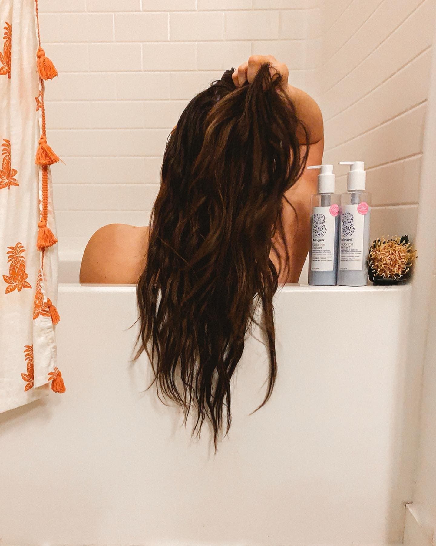 #sponsored.
.⠀⠀⠀⠀⠀⠀⠀⠀⠀
.⠀⠀⠀⠀⠀⠀⠀⠀⠀
Ever since I received the color brilliant shampoo, conditioner and primer from @br