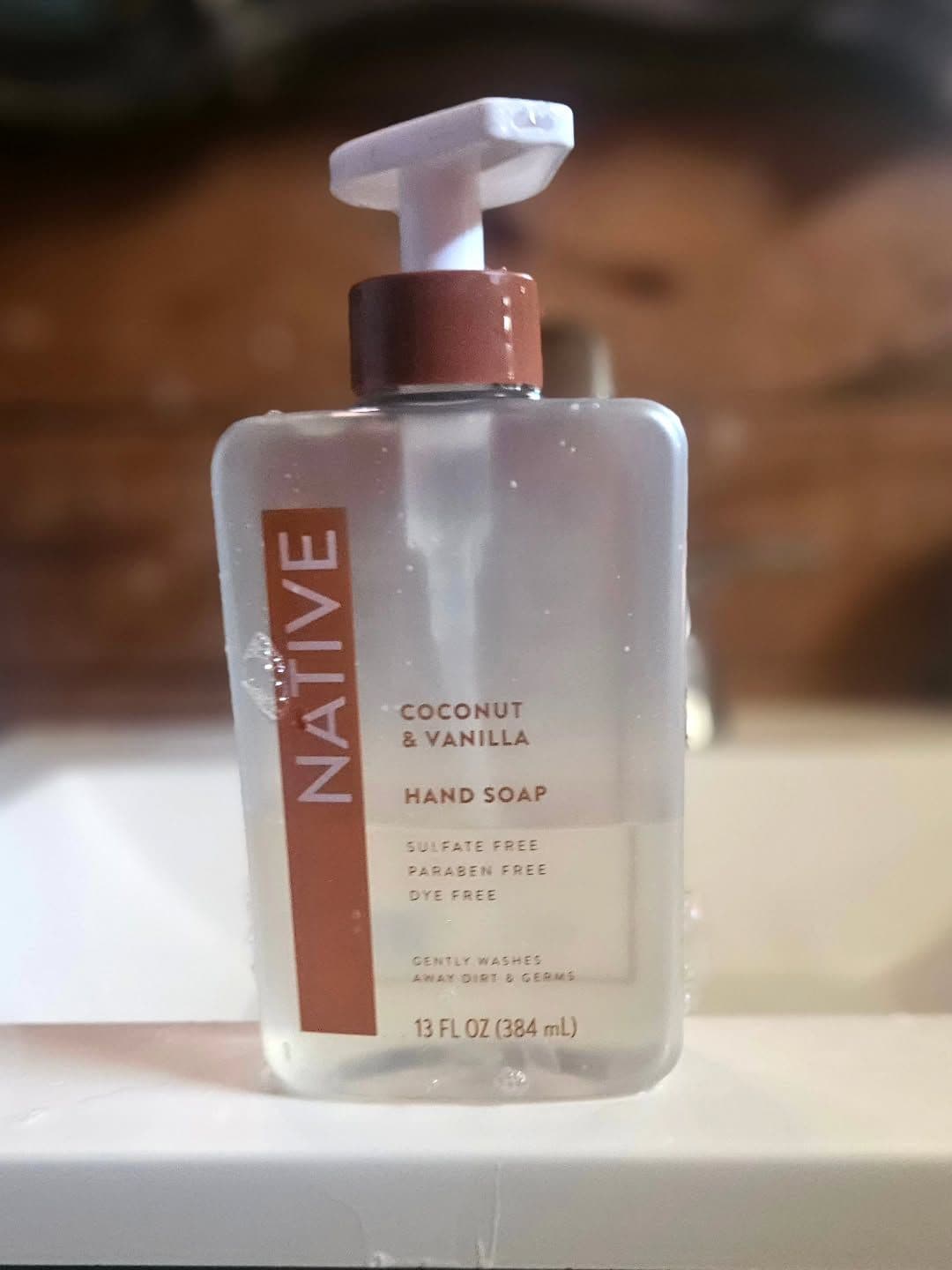 Loving my Native Coconut & Vanilla Liquid Hand Soap! 🥥🍦 My hands smell AMAZING and feel super soft… but honestly, the