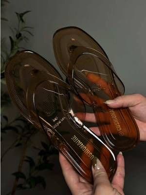 Nuevas sandalias de @Cushionaire #sandals #cushionaire #tiktokshop #girls
