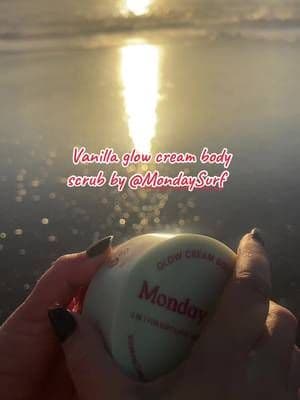 This glow cream body scrub has atgan oils, rice bran oil and niacinamide @Monday Surf #gloweyskinroutine #tiktokshopblackfriday #koreanbodyscrub #bodyglowskin