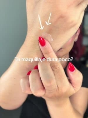 ¿Quieres que tu maquillaje dure impecable durante horas? ✨ Este es uno de los pasos que nunca me salto para conseguir un acabado suave, uniforme y duradero. En este vídeo os enseño cómo utilizo Easy Bake y el pequeño truco que siempre aplico al retirar el exceso para mantener un acabado natural. ¿Tú cómo sellas tu maquillaje? 💕 @Huda Beauty #AD #EasyBake #hudabeauties #hudabeauty