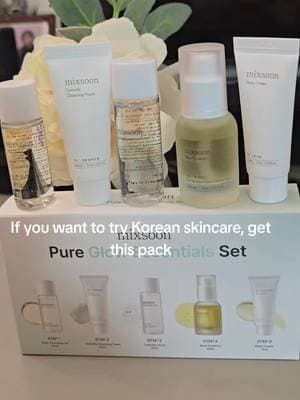 This Mixsoon Pure Glow essential set contains the full 5 steps to a glowing skin. Comes in travel size pack and perfect way to start your kbeauty journey. @mixsoon.uk #mixsoonuk #pureglowset #travelsize #fullroutine #tiktokmademebuyit