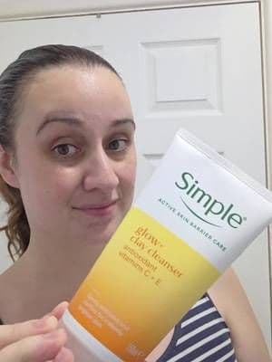 #AD Loving this Simple Glow+ duo! The Clay Cleanser leaves my skin feeling fresh and clean, while the Brightening Cream leaves it hydrated with a lovely glow 💛 @Simple UK #simplesquaduk #simpleglowplusset