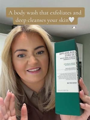 @SOME BY MI UK body cleanser 🤍#bodycleanser #bodyexfoliant #teetree #tiktokmademebuyit #bodywash