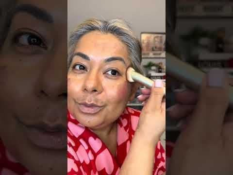 Skin SHADE SWIPE Blush Stick (Cozy/Warm Berry) Get a natural flush of color with the SHADE SWIPE