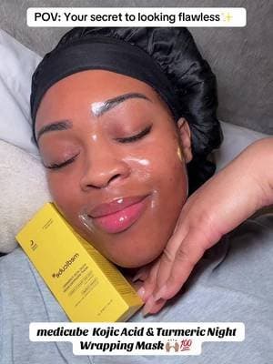 Im going to bed looking one way… and will wake up GLOWING 😍✨ This overnight mask is doing the heavy lifting for my dark spots, texture & uneven skin tone. No effort. Just sleep & peel. Skin said: thank you 💅 Link on the video🔥 #glassskinroutine #hyperpigmentation #medicubemask #nightmask #tiktokmademebuyit