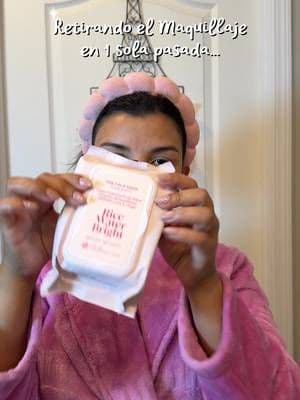 #gifted Mi momento favorito de la noche: retirar todo el maquillaje y SPF en una sola pasada ✨🌾 En mi rutina utilizo las Rice Water Bright Cleansing Facial Wipes de @The Face Shop US Las toallitas #1 en Corea ✨ Me encanta lo fácil que remueven todo el maquillaje y la acumulación del día en un solo deslizado, dejando mi piel fresca, limpia y con un acabado superradiante sin irritar 🤍 #onewipeoneswipe 🛒 ¡Encuéntralas disponibles en Walmart y Amazon! #koreanskincare #ricewaterbright