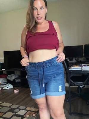 Denim shorts with no chub rub #plussizeclothes #tiktopshopfinds #plussizeclothing #tiktokshopbacktoschool #shorts @BloomChic