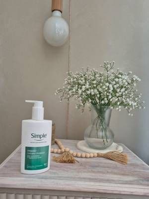 Simple but effective 🥰 Science backed skincare that works! Loving the new Simple Repair + Cream Cleanser it's really gentle in my sensitive skin, leaves my face feeling clean and soft. #ad #simpleskin #simpleskincare #ugccreator #ugcforbrands @SimpleSkincareUK