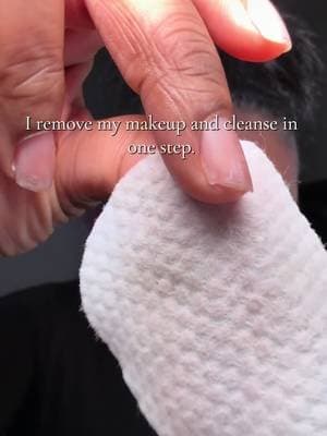 It’s a cleanser and toner pad at once. Gets the toughest makeup off and cleanse your face of any residue. @Meebak Avail
