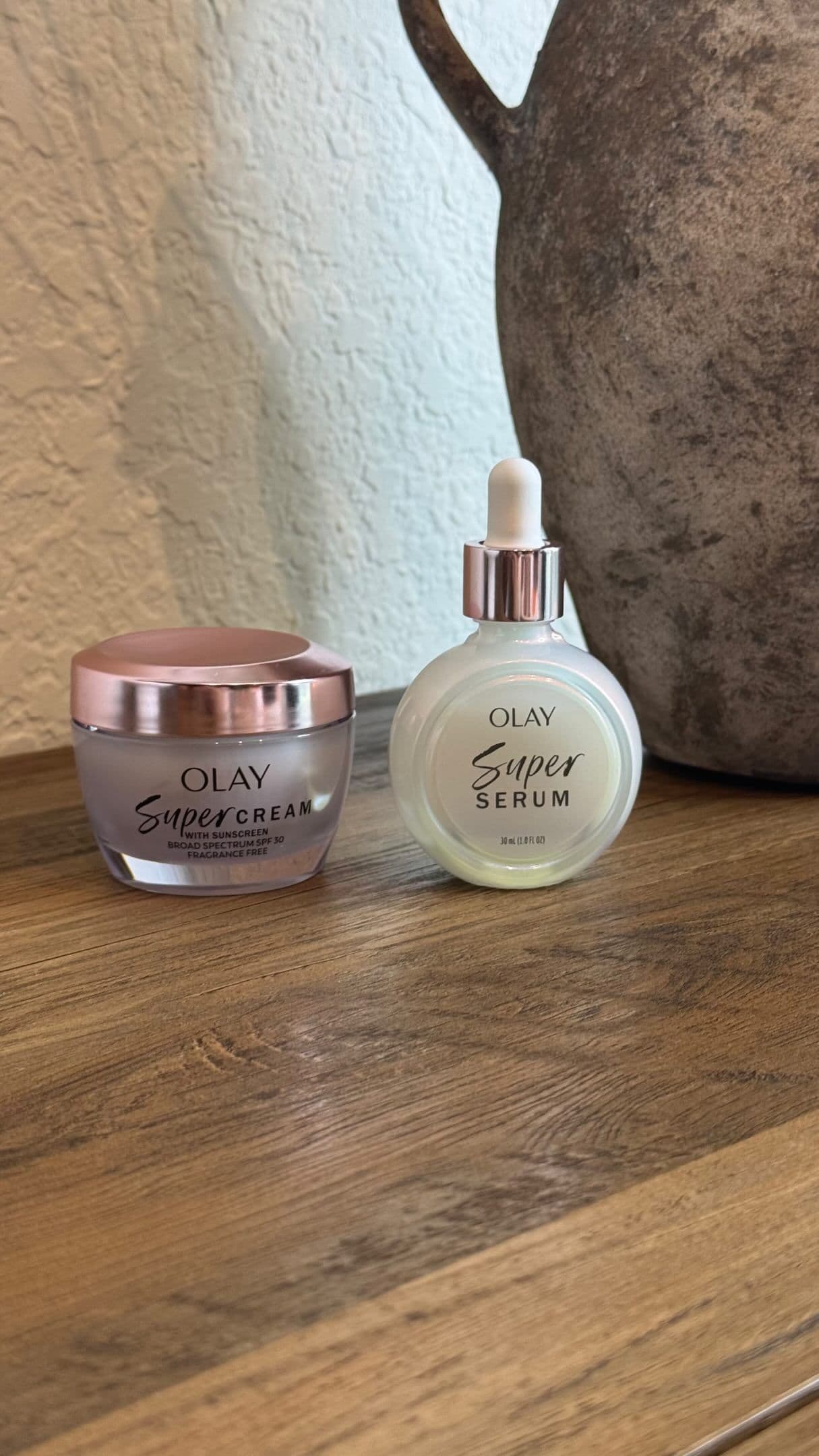 Cuando no tengo tiempo para una rutina de skincare de mil pasos, prefiero mantenerla simple ✨
Estoy usando el Olay Supe