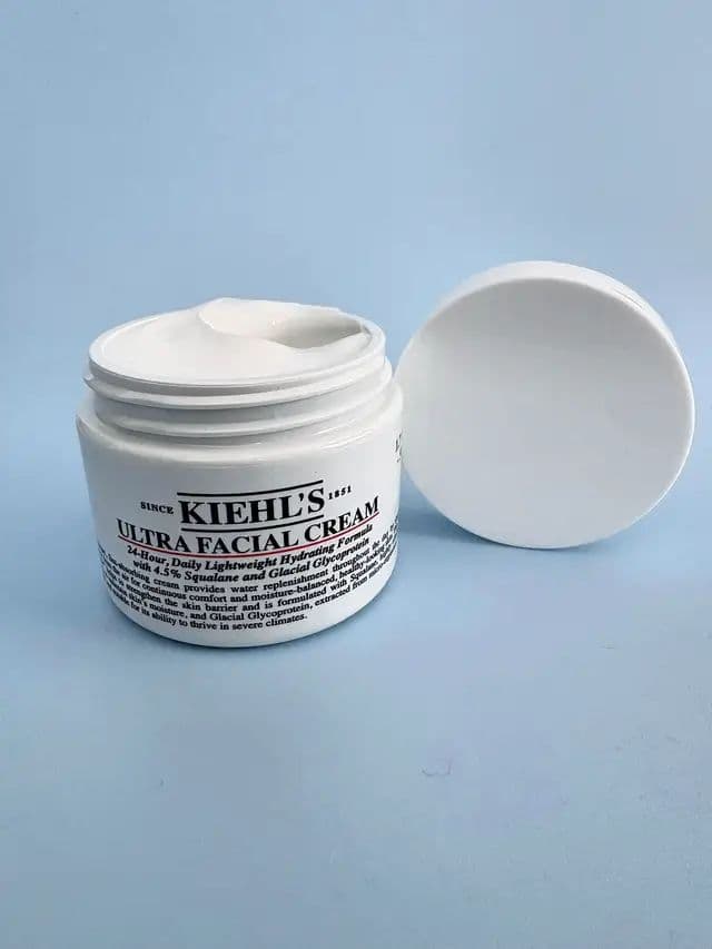 #AD gifted Thank you L’OréalStar for gifting me the @Kiehlsuki Ultra Facial Cream. This cream has always been a favourite of mine. It’s so hydrating and absorbs really well. It is simply iconic and I don’t need to say anything more! #kiehls #skincare #lorealistaruk #MyUFCVibes