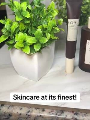 SKIN1004 Madagascar Skincare Bundle my skin went from stressed to glassy real quick 😭✨ #tiktokshop #glassskinroutine #kbeautyglow #skincarebundle #skinglowup