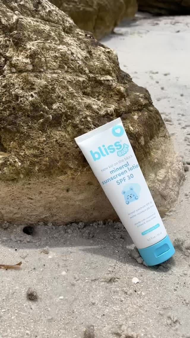 Protect your skin this summer with the mineral sunscreen from Bliss @bliss @hello_blissbaby ☀️🩵
#bliss #babbybliss #su